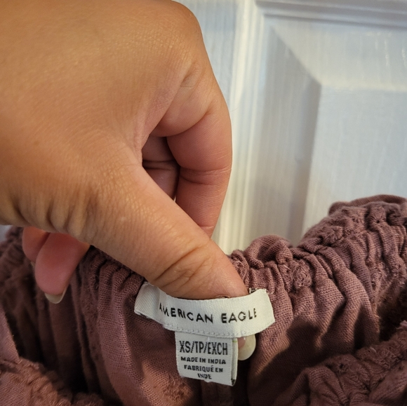 Americain eagle Nice Crochet and ruffle top - Picture 2 of 5